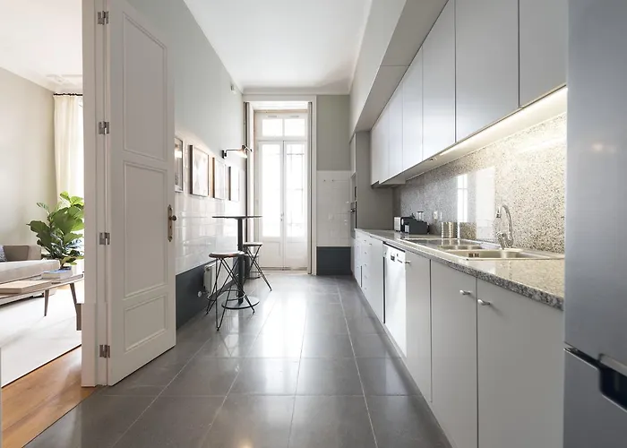 Lovelystay - Flower Stylish Appartement Oporto