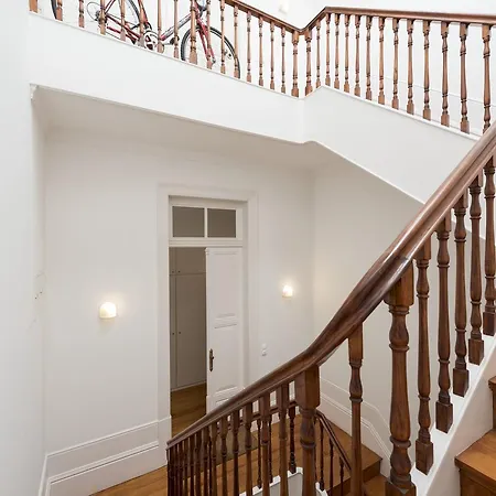 Lovelystay - Flower Stylish Appartement Oporto